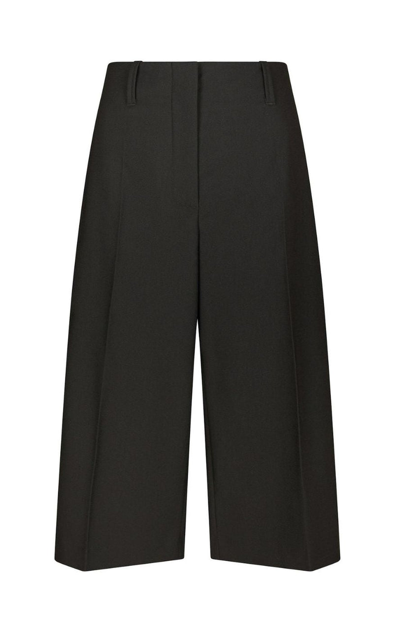 Neo Noir Shorts - Hannah Bermuda - Black