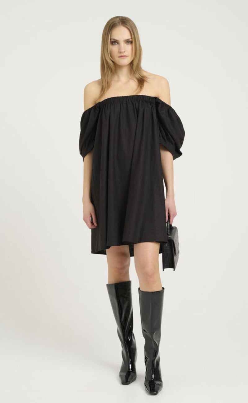 Gestuz Kjole - Elarah Linen Short - Black