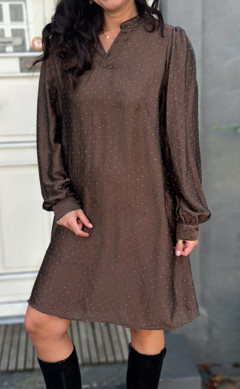 Say INA Copenhagen Kjole - Emmely - Dark Brown W. Glitter Stones
