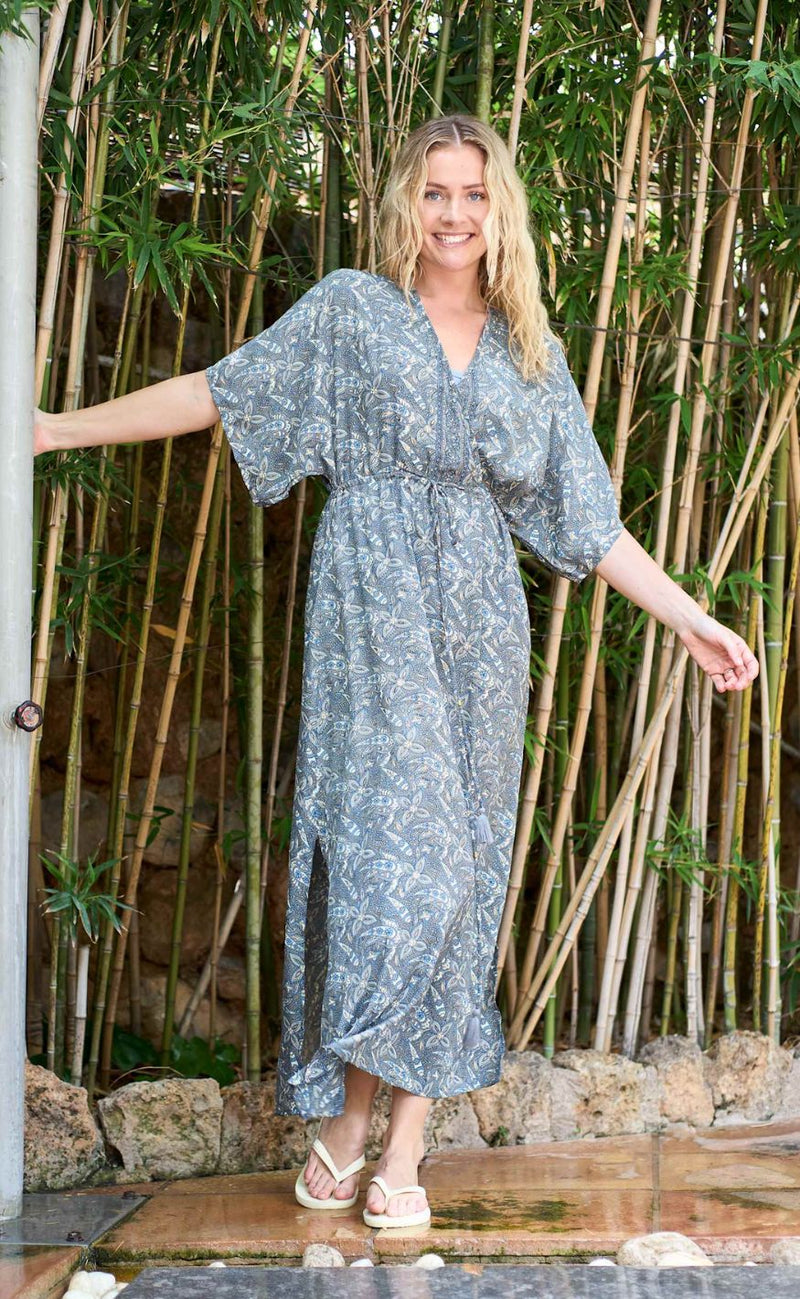 Black Colour Kjole - Luna Long V-neck - Glory Blue