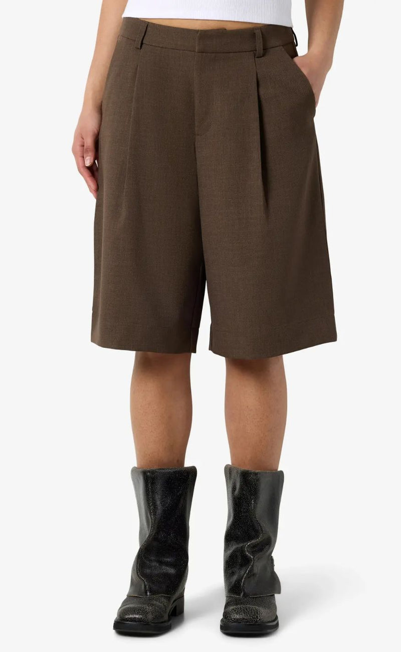 Noisy May Shorts - Monna Maile Bermuda - Brown