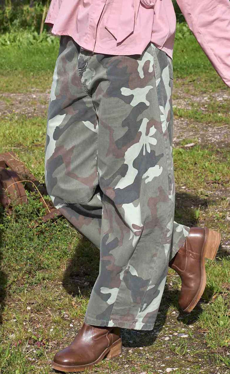 Black Colour Bukser - Aila Barrel - Army Camouflage