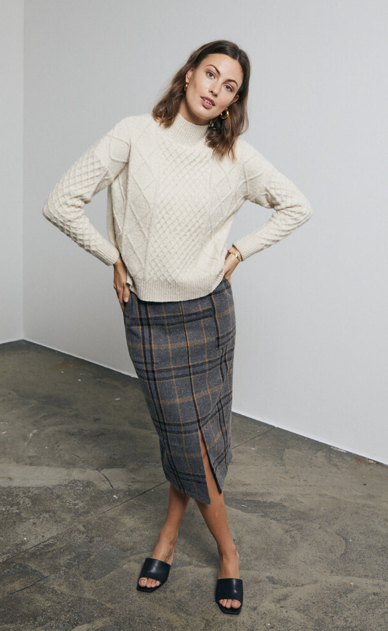 A-view Pullover - Uvenas - Off White