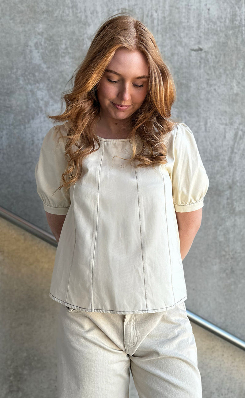 INA Copenhagen T-Shirt - Daniella Denim - Creme W. Brown Stitches