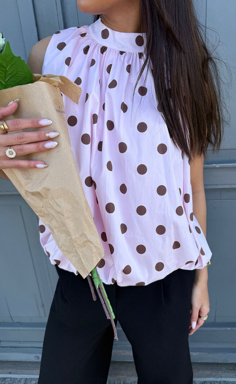 Say INA Copenhagen Topp - Diana Dot - Pink W. Brown Dots