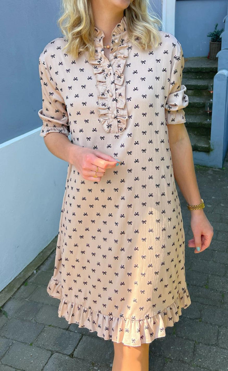 INA Copenhagen Kjole - Philine - Camel Bow