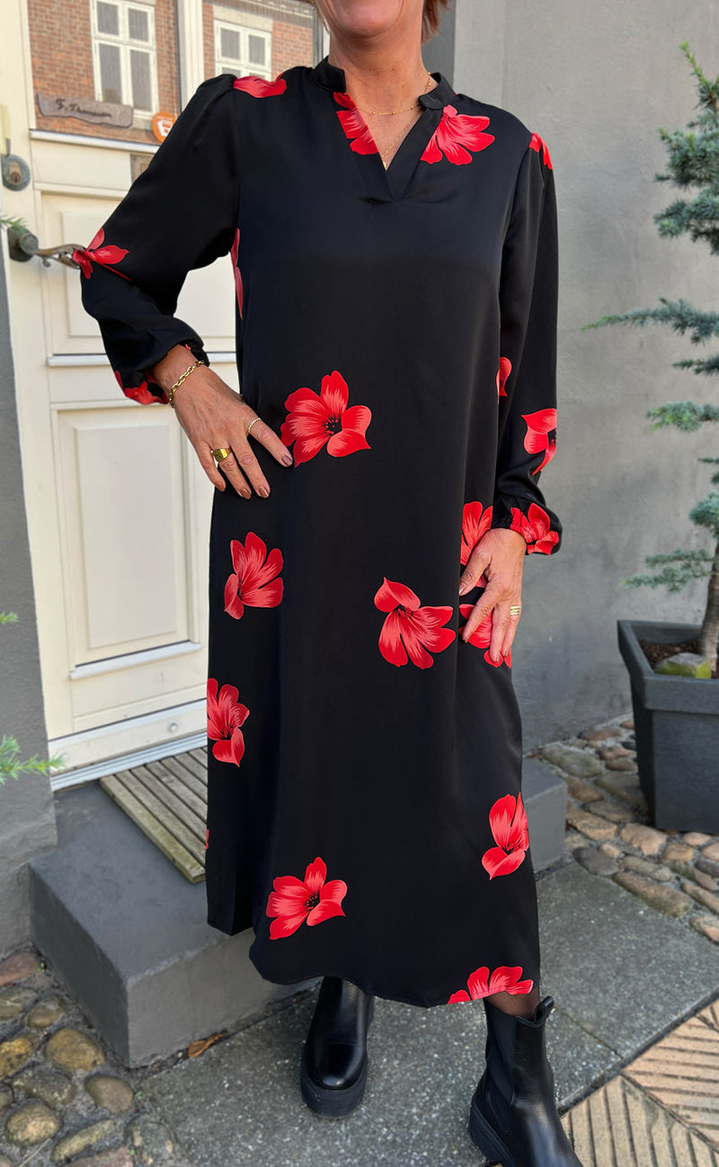 INA Copenhagen Kjole - Tia - Black W. Red Flowers