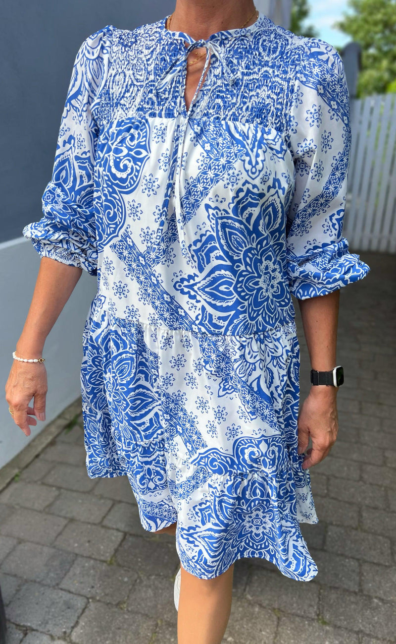INA Copenhagen Kjole - Vanessa - White / Blue Paisley