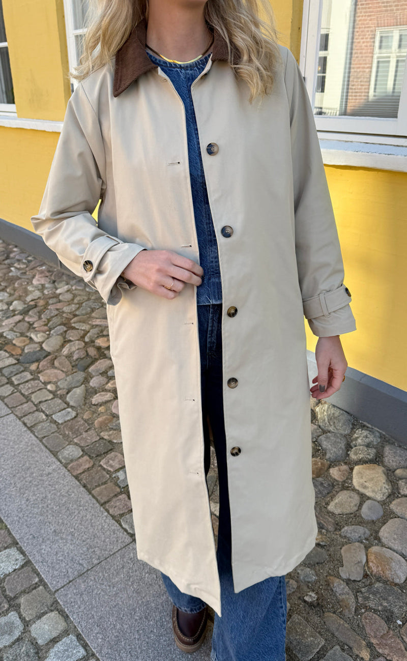 Say INA Copenhagen Trenchcoat - Louisa Long - Beige W. Corduroy