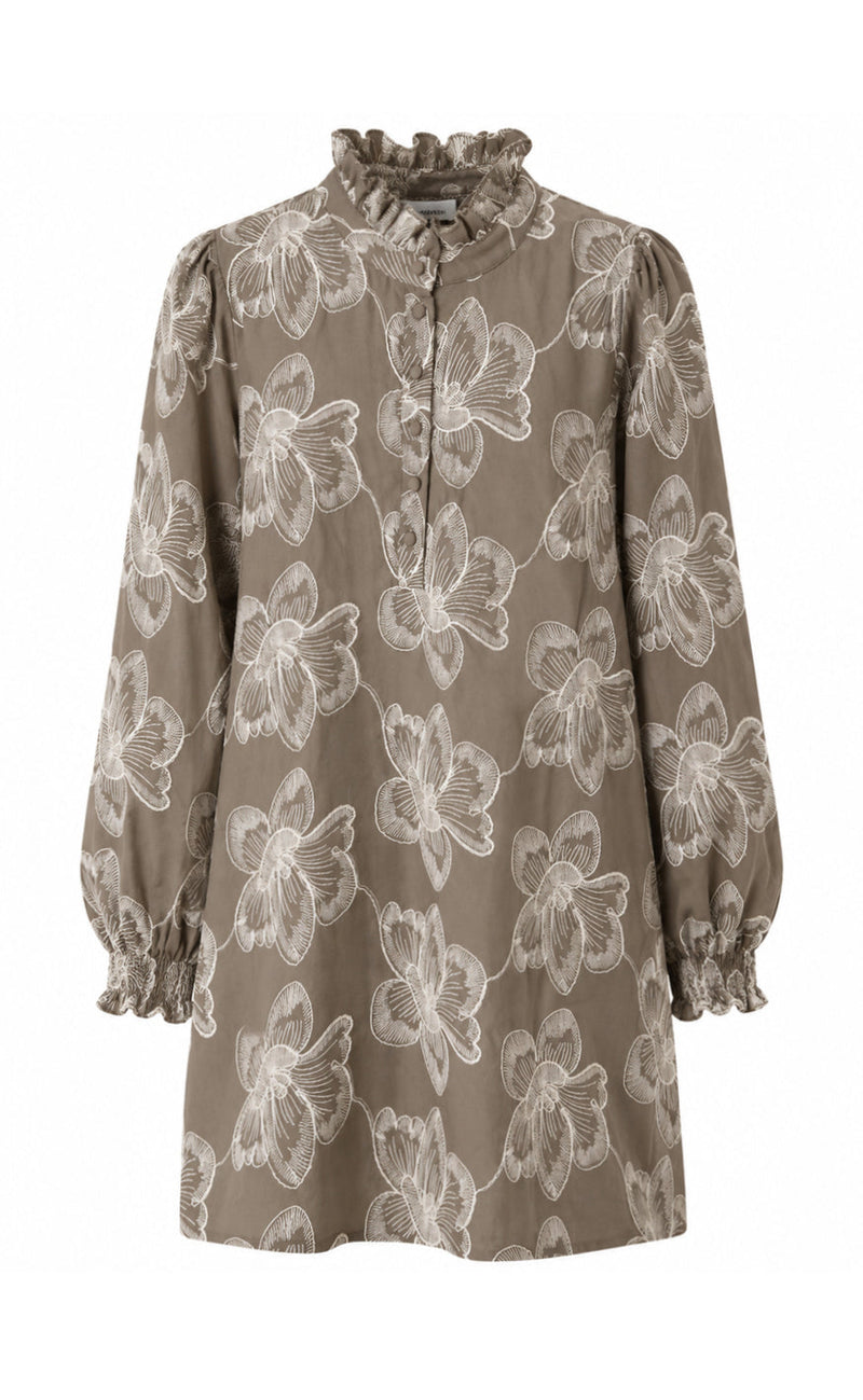 Say INA Copenhagen Kjole - Augusta - Camel W. White Embroidery