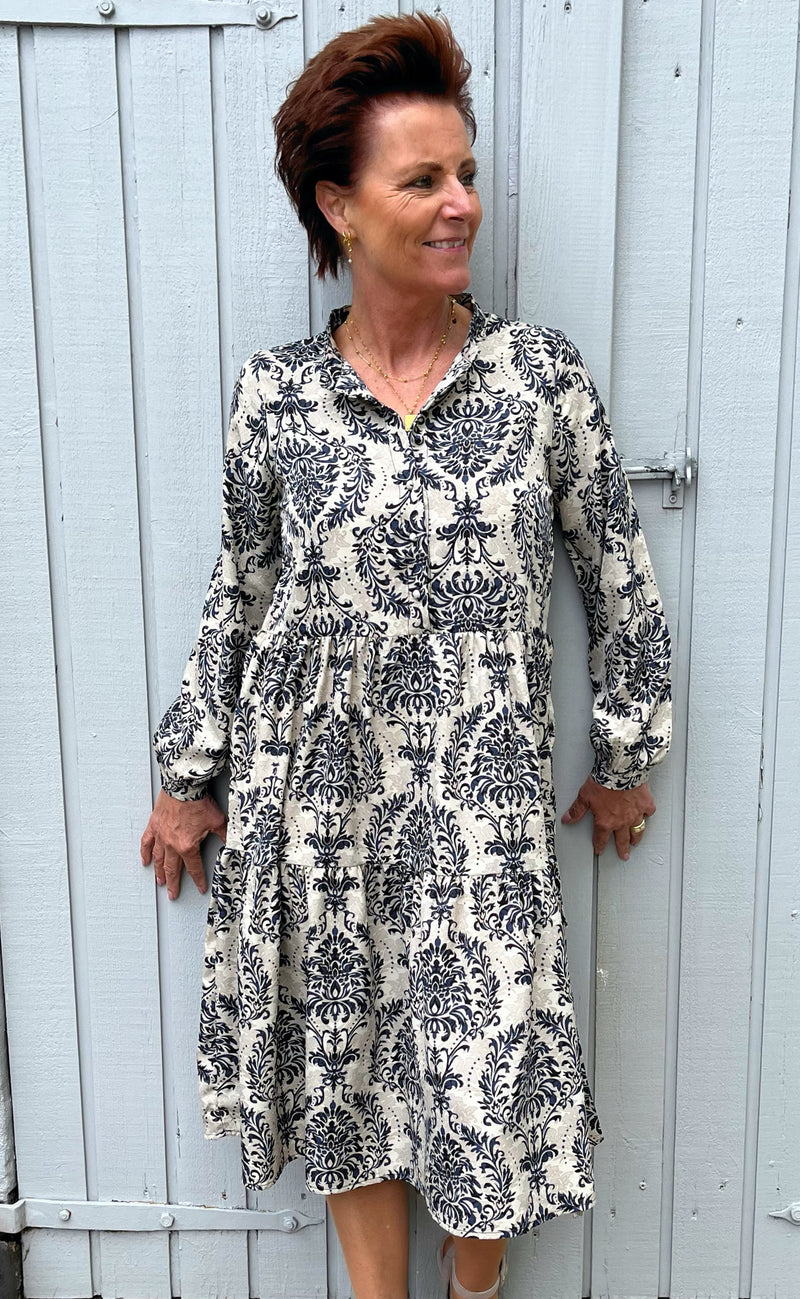 INA Copenhagen Kjole - Maiken - Creme / Blue Paisley