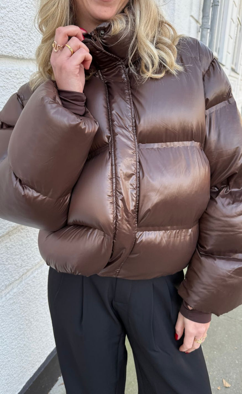 Neo Noir Jakke - Rhea Shiny Puffer - Dark Brown