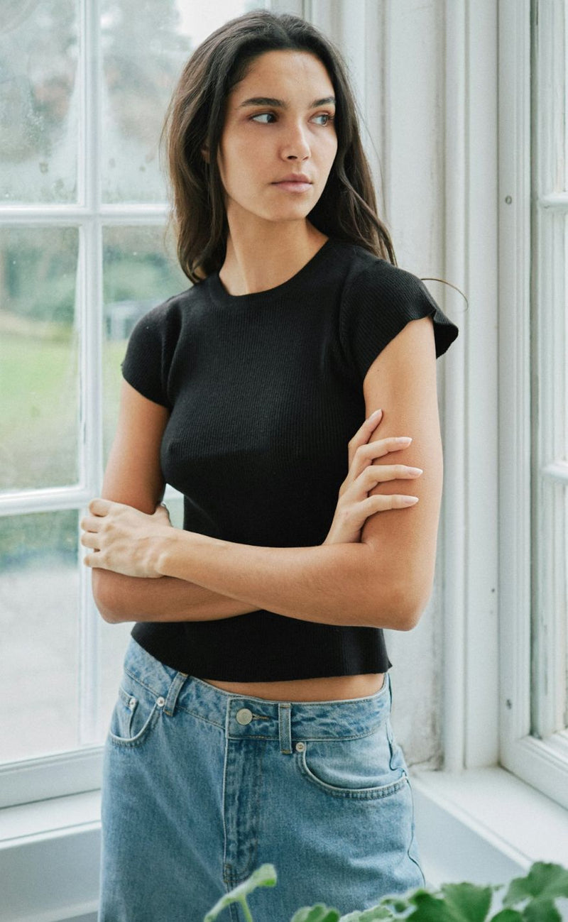 Neo Noir T-shirt - Tirra - Black