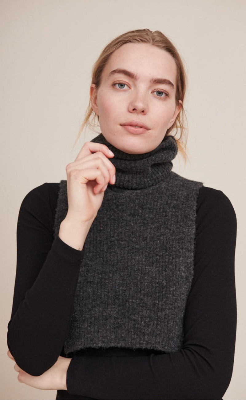 Basic Apparel Neck Warmer - Claudine - Dark Grey