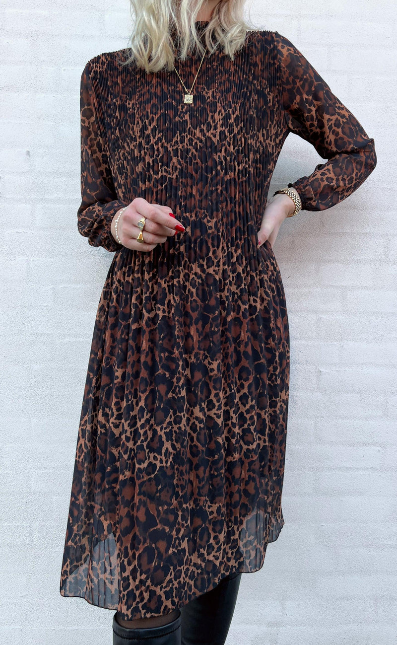 INA Copenhagen Kjole - Selma Plisse - Brown Leo