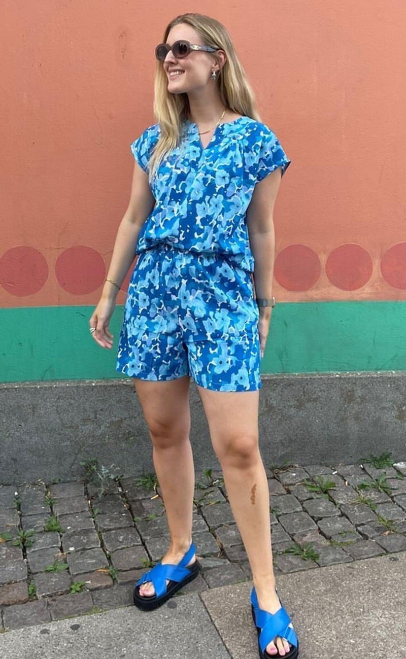 INA Copenhagen Top - Amelia - Blue Flower