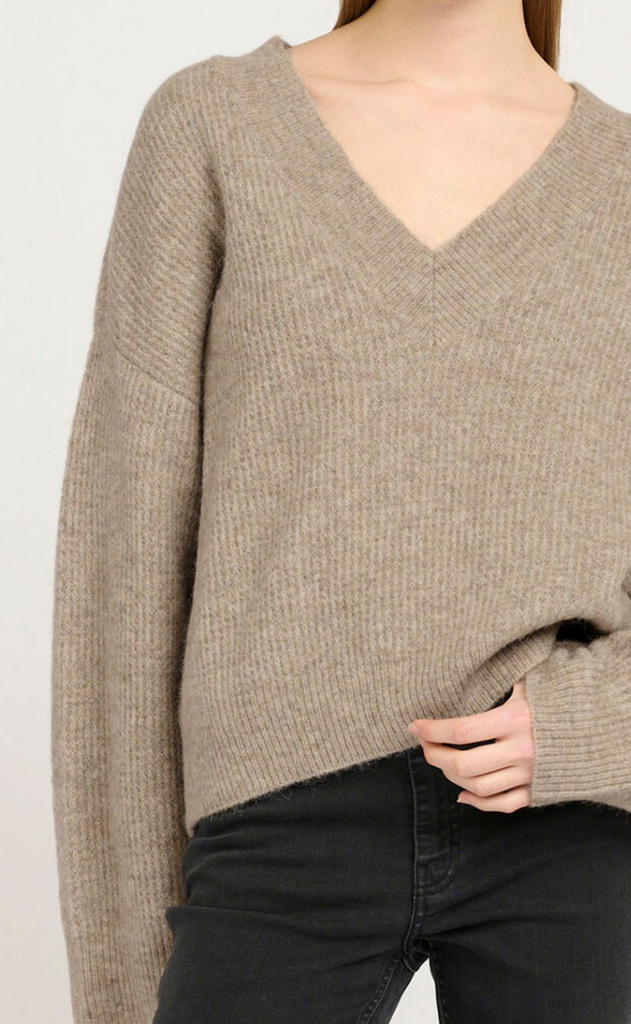 Gestuz Pullover - Alpha V-Neck - Warm Sand Melange