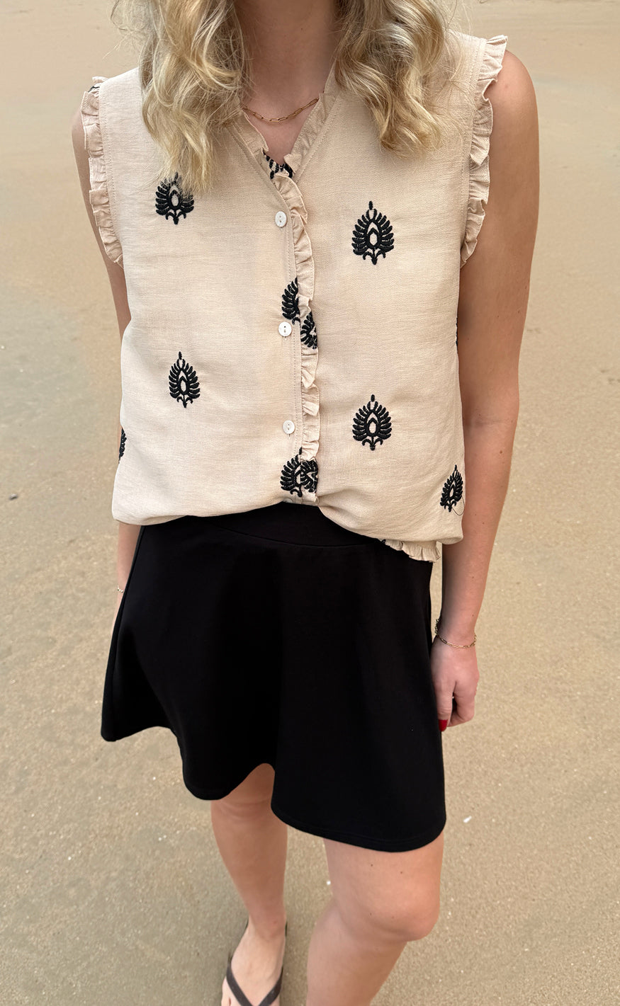 INA Copenhagen Topp - Melania - Beige w. Black Embroidery