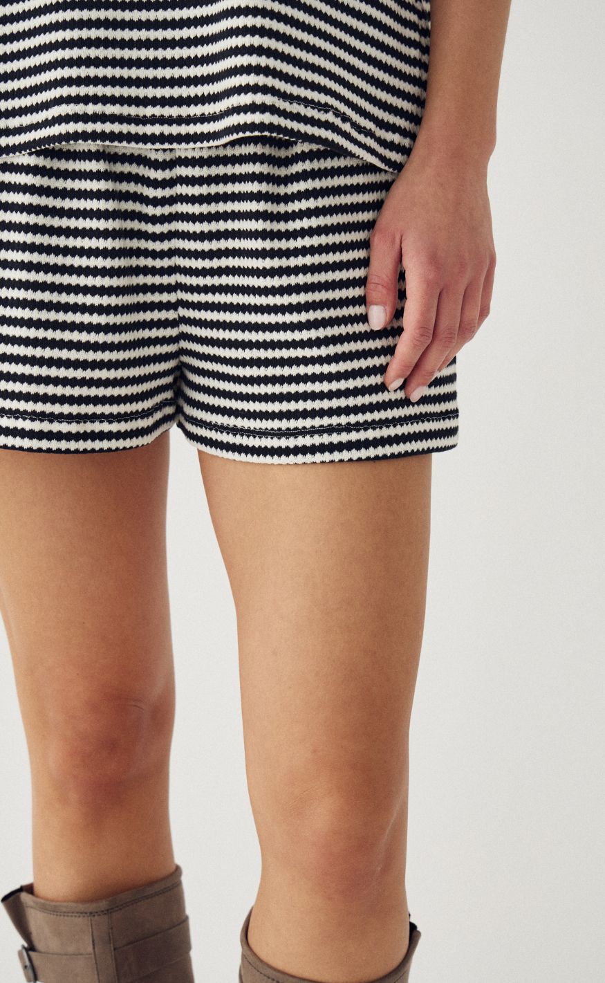 Noella Shorts - Mariella MW - Danni Black Stripe