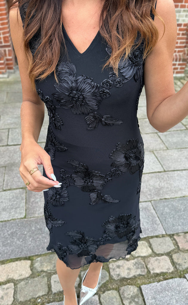 Say INA Copenhagen Kjole - Kalina - Black 3D Flower