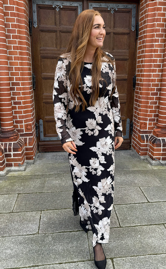 Say INA Copenhagen Kjole - Maria LS - Black W. Ivory 3D flowers