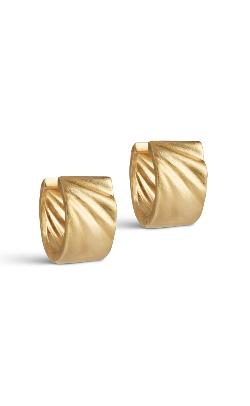 ENAMEL Copenhagen Øreringer - Wave Wide Medium - Gold Plated