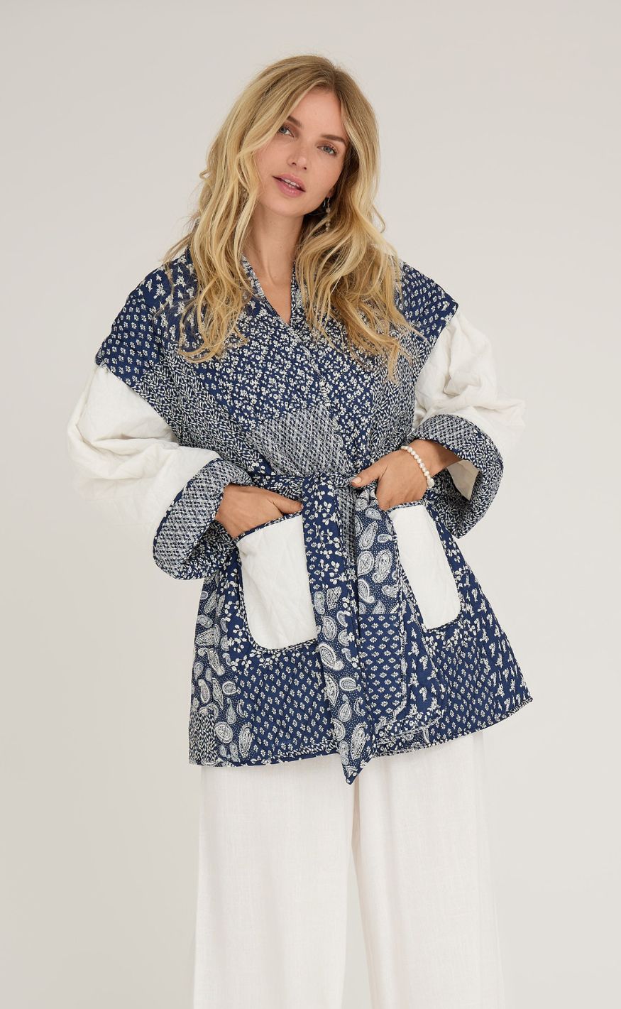 A-View Jakke - Katie patch - 687 Navy/white