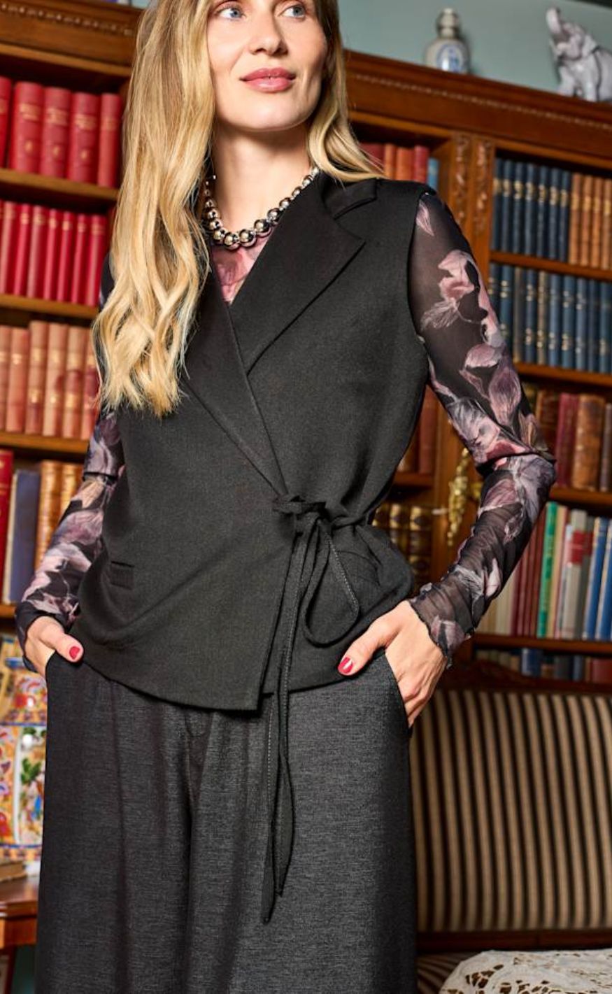 Black Colour Bluse - Kamma Mesh - Black Rose