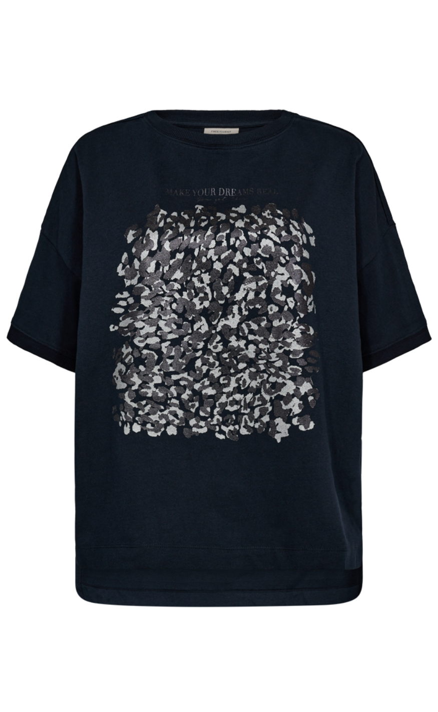 Freequent T-shirt - Carol - Salute w. Black