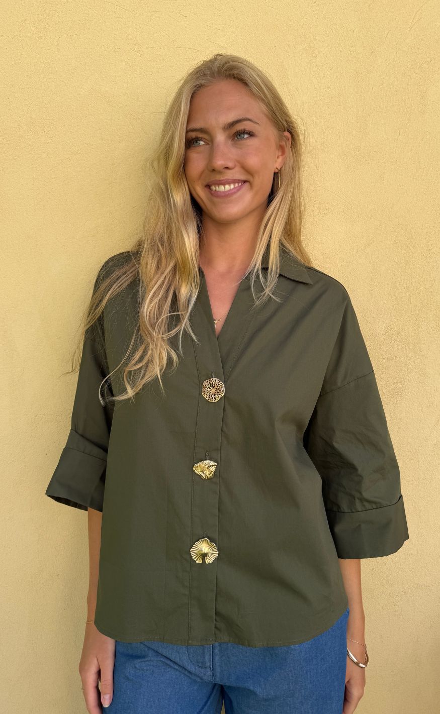 Continue Bluse - Augusta Big Gold Buttons - Army