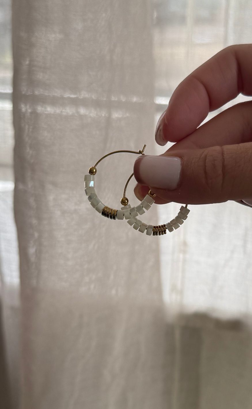 Smykkeli Copenhagen Øreringer - Mia - White / Gold Colour