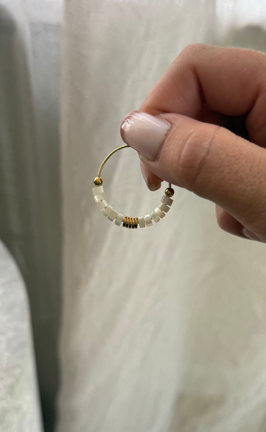Smykkeli Copenhagen Øreringer - Mia - White / Gold Colour