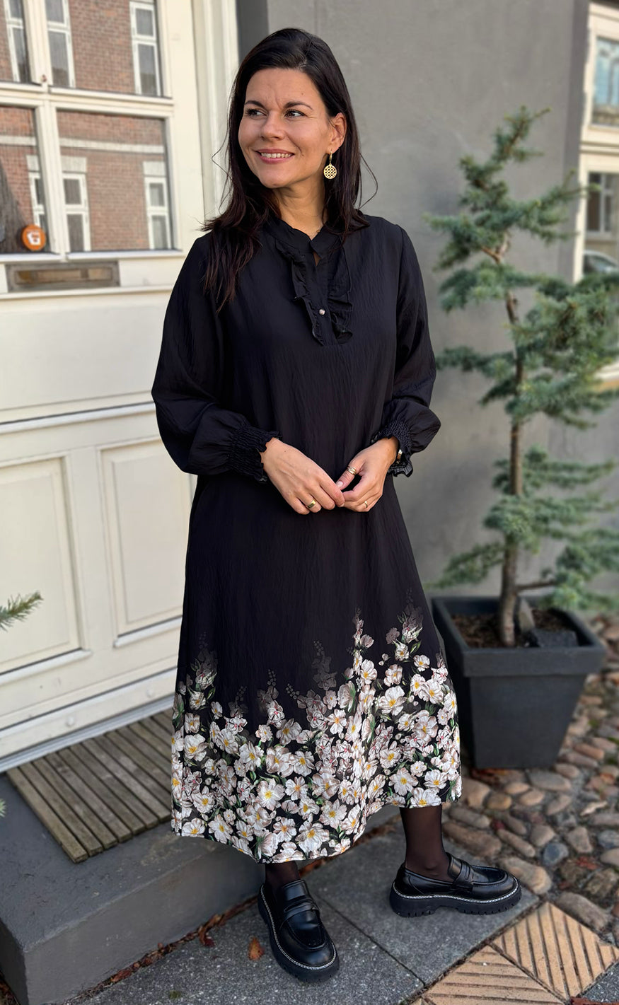 Say INA Copenhagen Kjole - Ella - Black W. Flowers