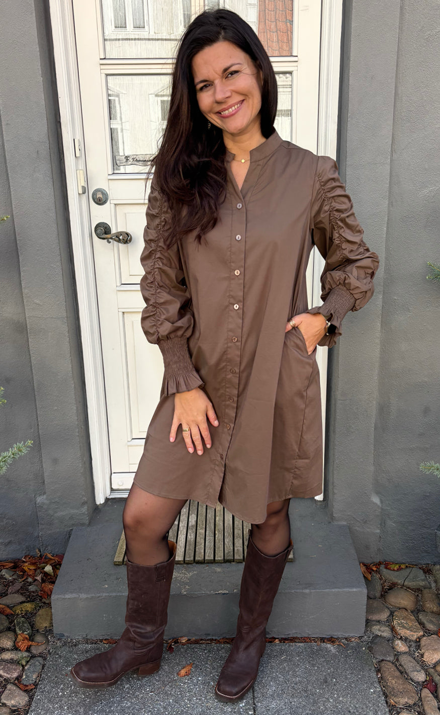 Say INA Copenhagen Kjole - Rina Ruffle - Dark Brown