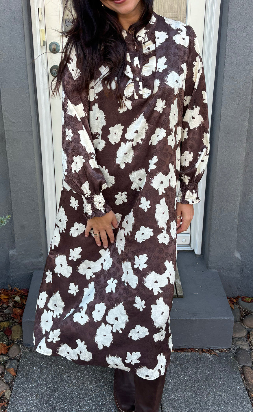 Say INA Copenhagen Kjole - Ella - Dark Brown W. White Flowers