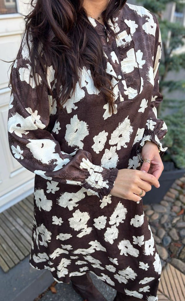 Say INA Copenhagen Kjole - Ella - Dark Brown W. White Flowers