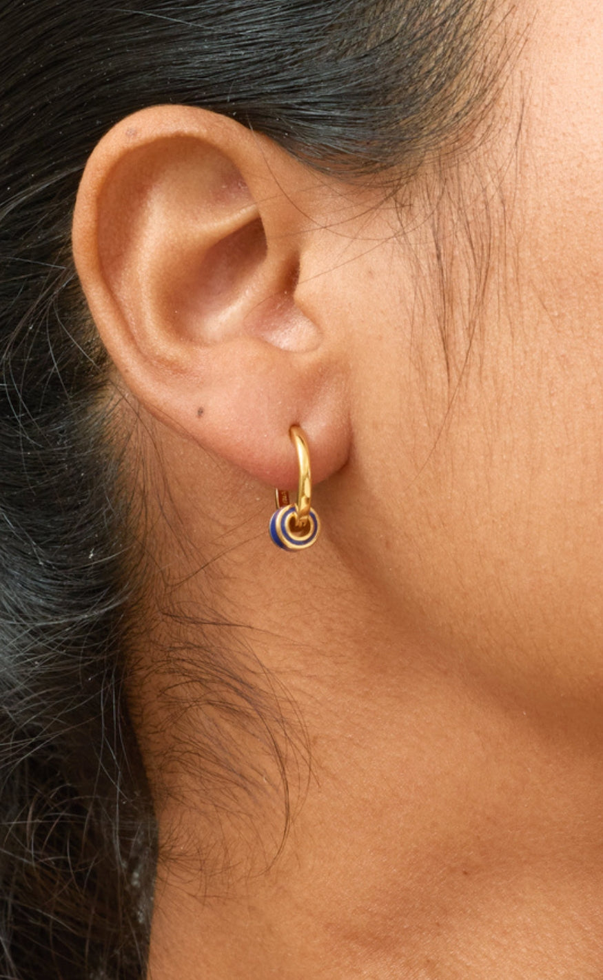 ENAMEL Copenhagen Øreringer - Tokens Circle Hoops - Navy Blue