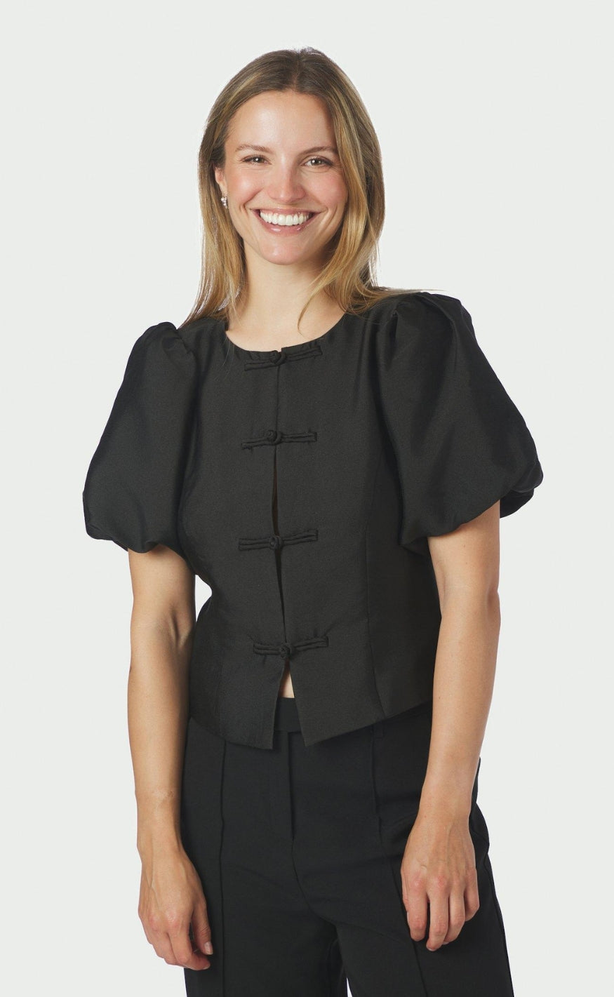 Neo Noir Bluse - Anela Mandarin Dull Satin - Black