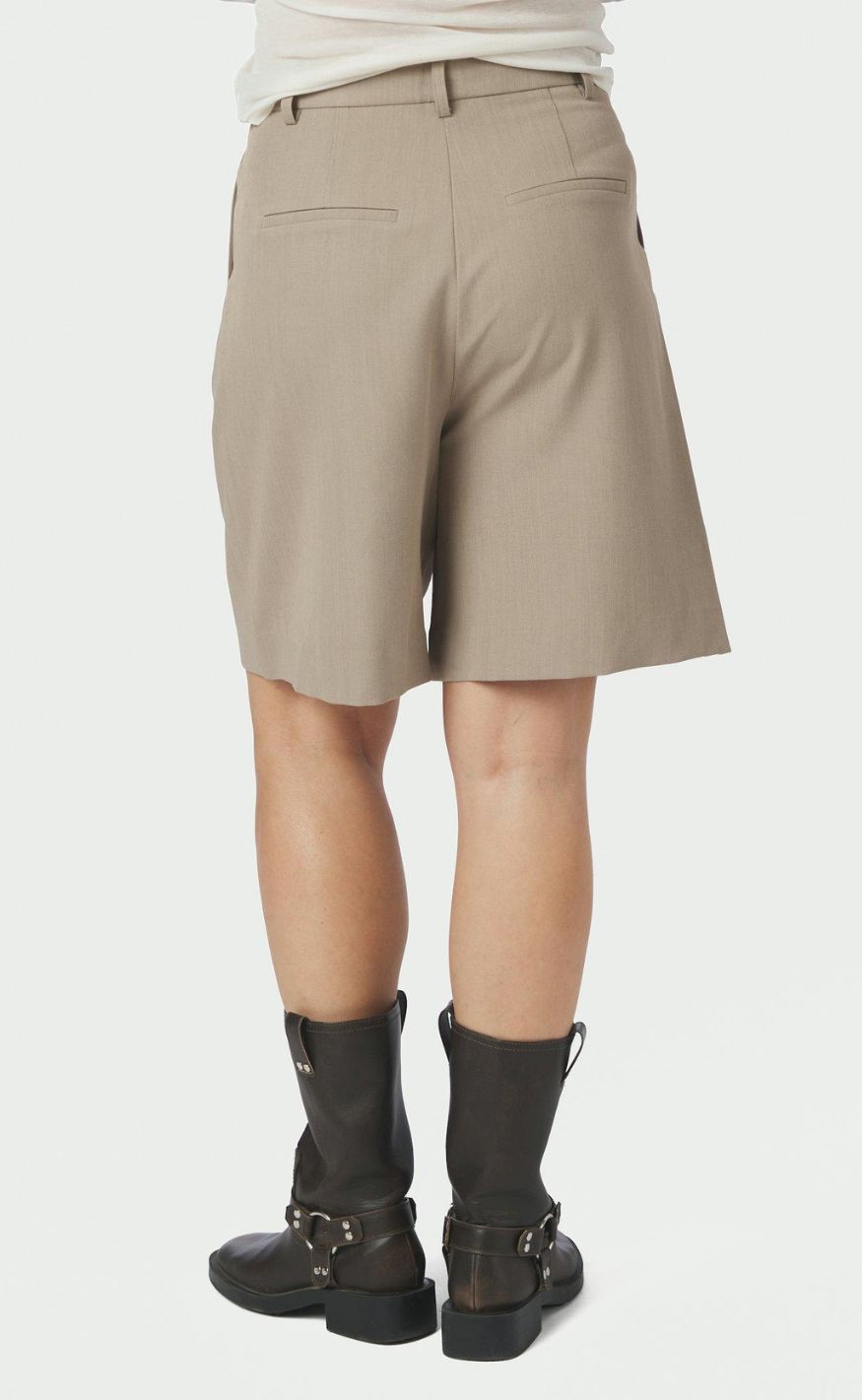 Neo Noir Shorts - Nika Structure - Dark Taupe