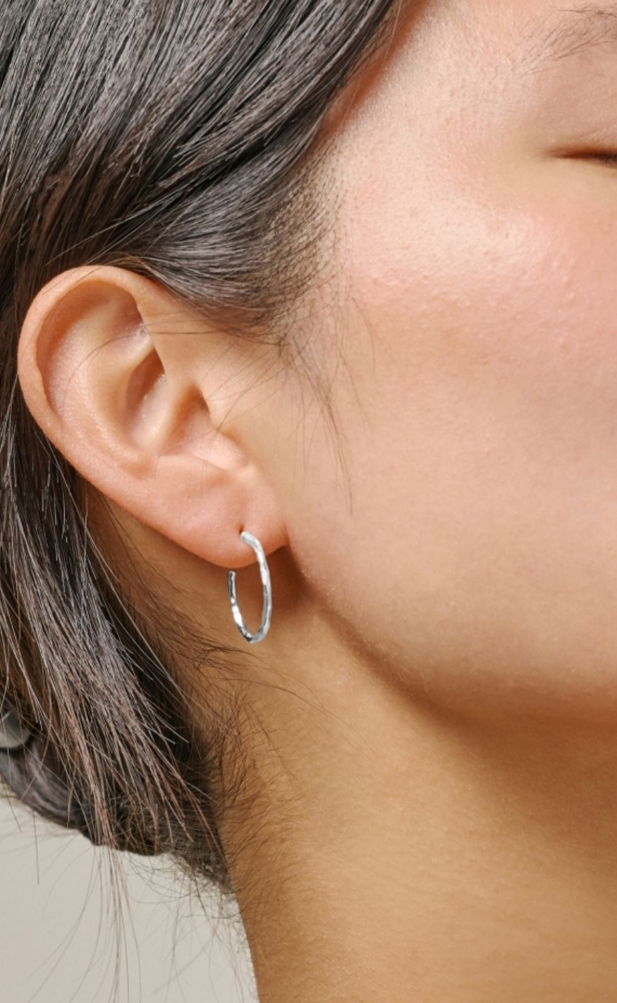 ENAMEL Copenhagen Øreringer - Organic Arena Small - Silver Colour