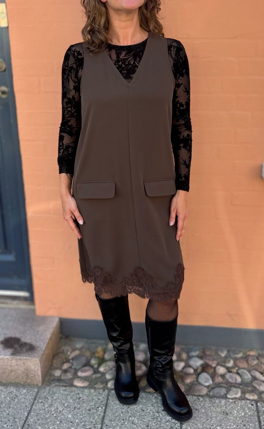 Say INA Copenhagen Kjole - Jessi Lace Spencer - Dark Brown