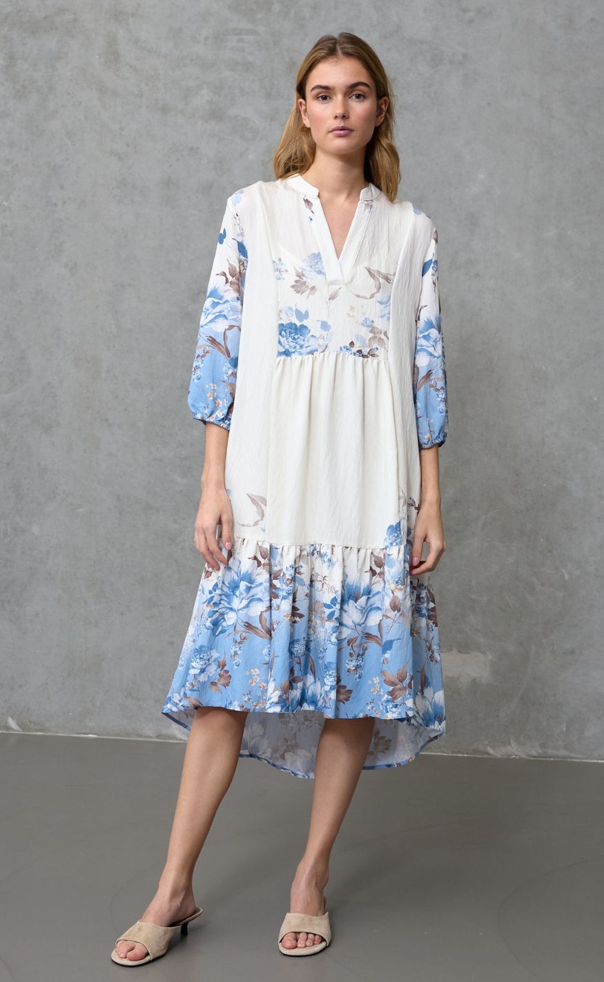 Love & Divine Kjole - Love958-10 - Blue/Brown Flower