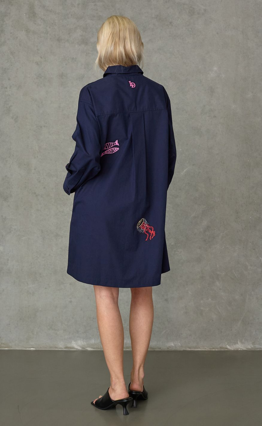 Love & Divine Kjole - love1589 - Navy Emb.