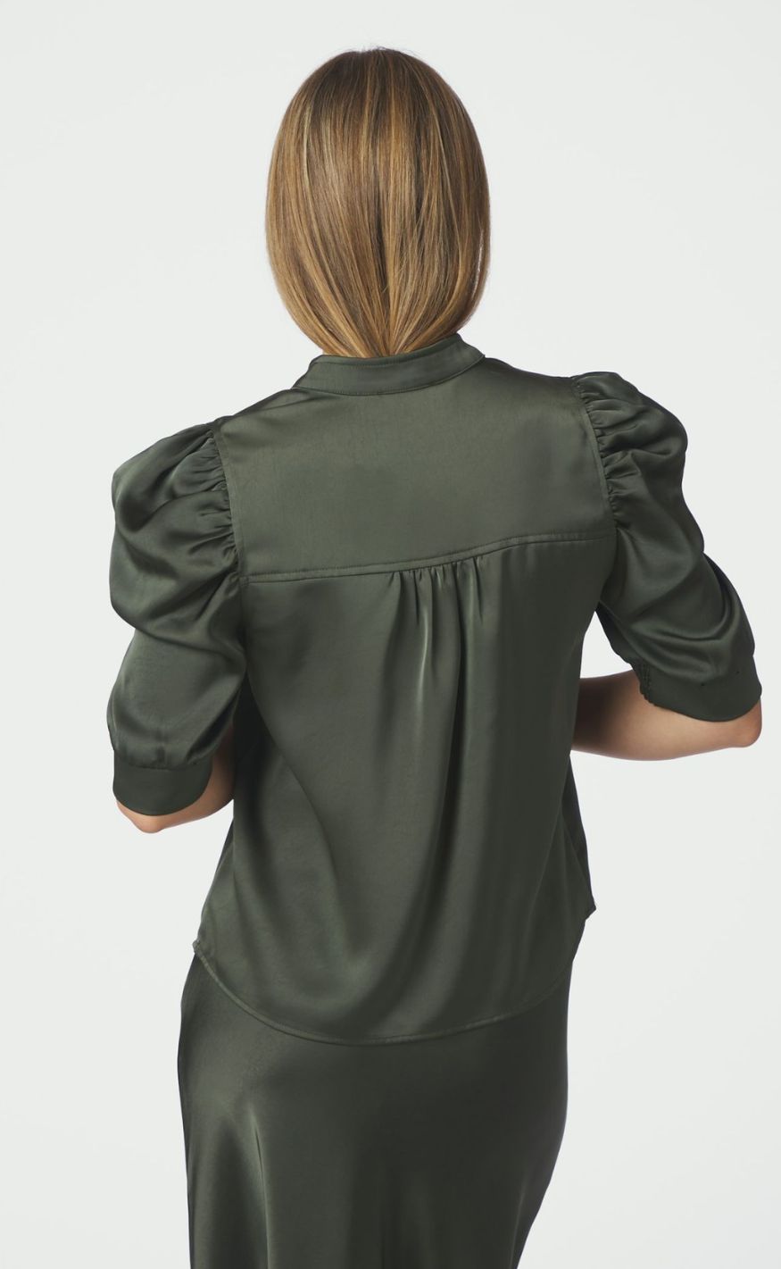 Neo Noir Bluse - Roella Heavy Sateen - Deep Green