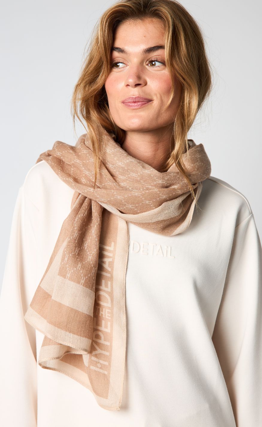 Hype The Detail Skjerf - 950-83 - Beige