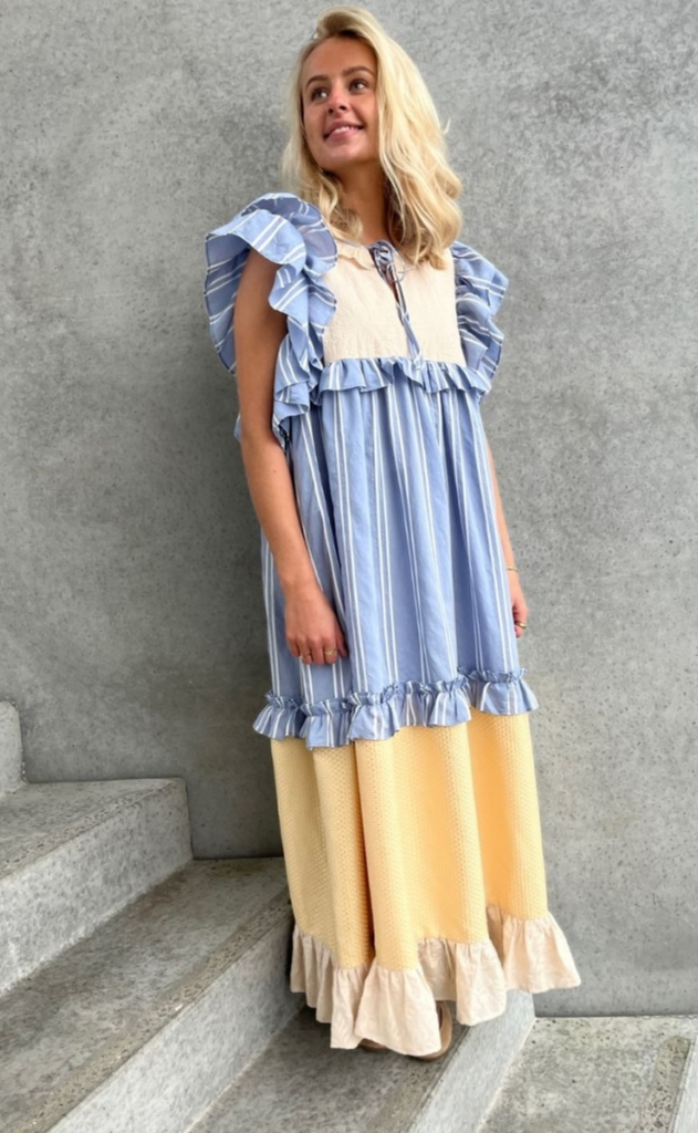 Stories From The Atelier Kjole - Heart Dance - Beige/Light Blue