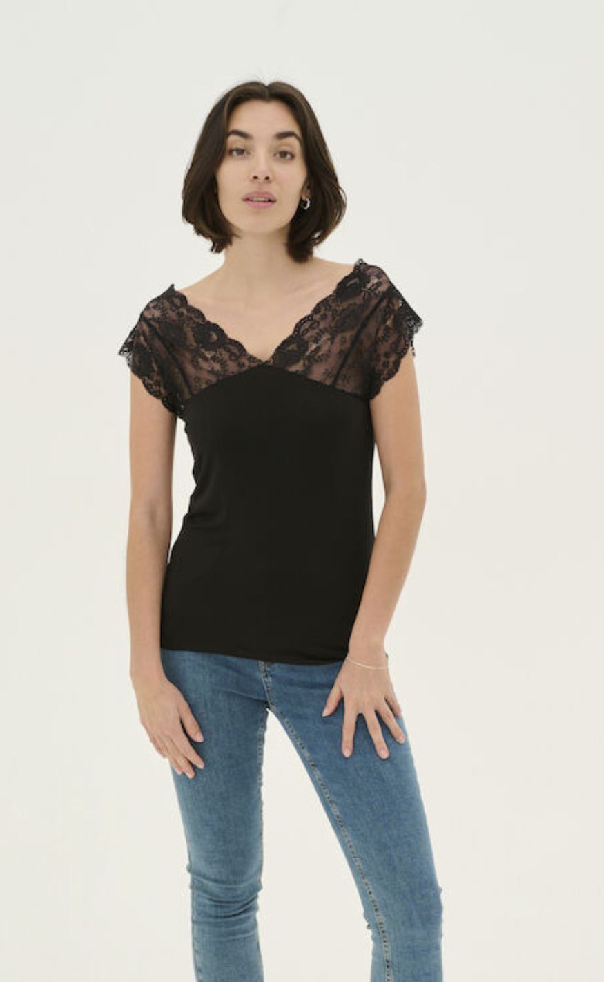 Culture Topp - Poppy Lace - Black