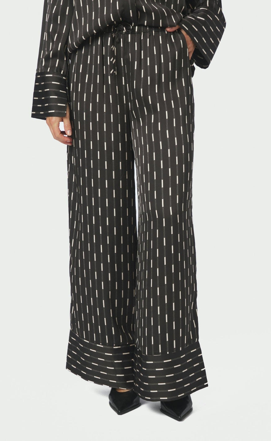 Neo Noir Bukser - Sora Print - Dark Brown