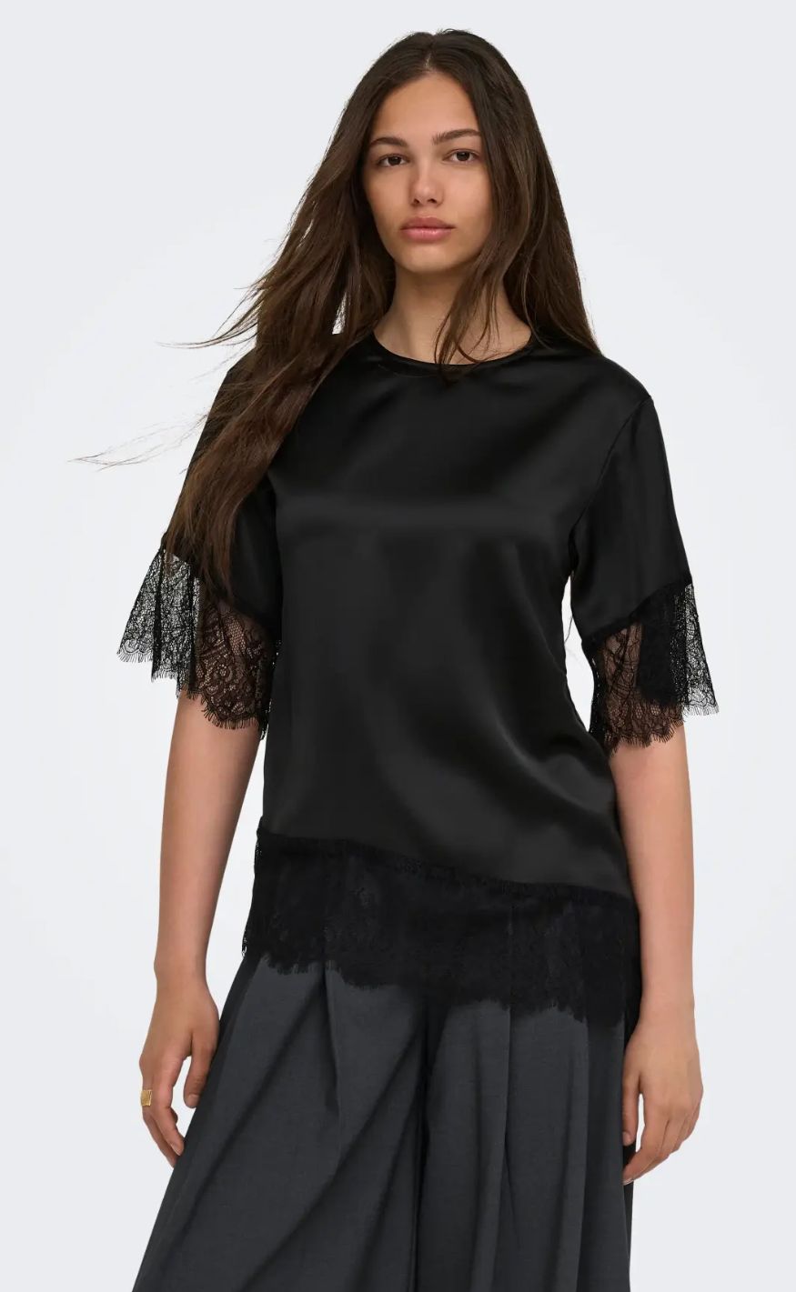 ONLY T-shirt - Indona Satin - Black