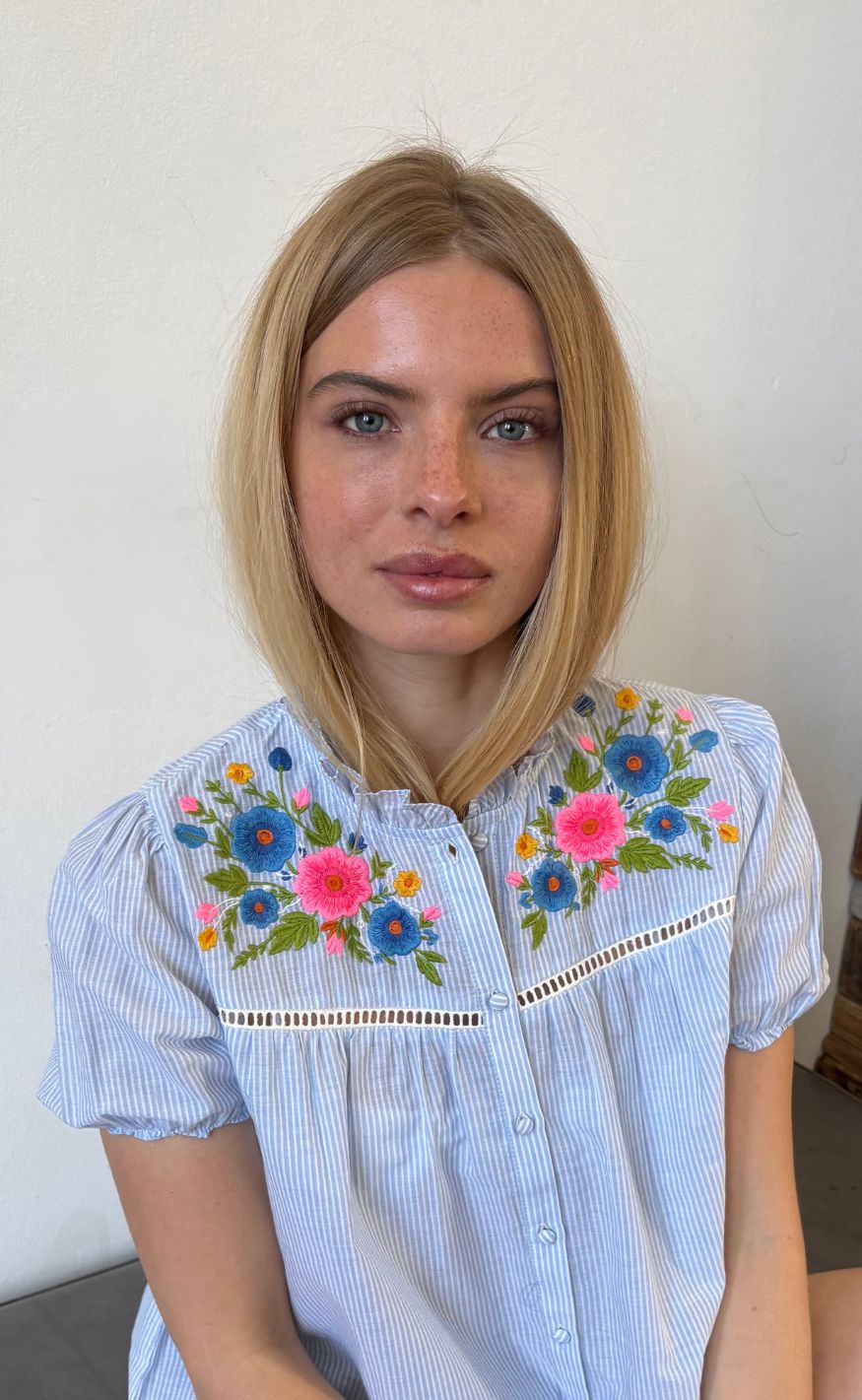 Continue Bluse - Camilla - Blue Stripe Multi Col Embroderi